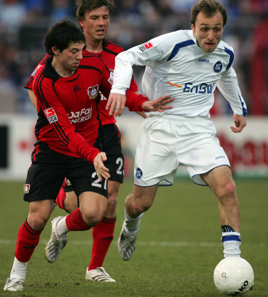 身穿红色球 身穿红色球